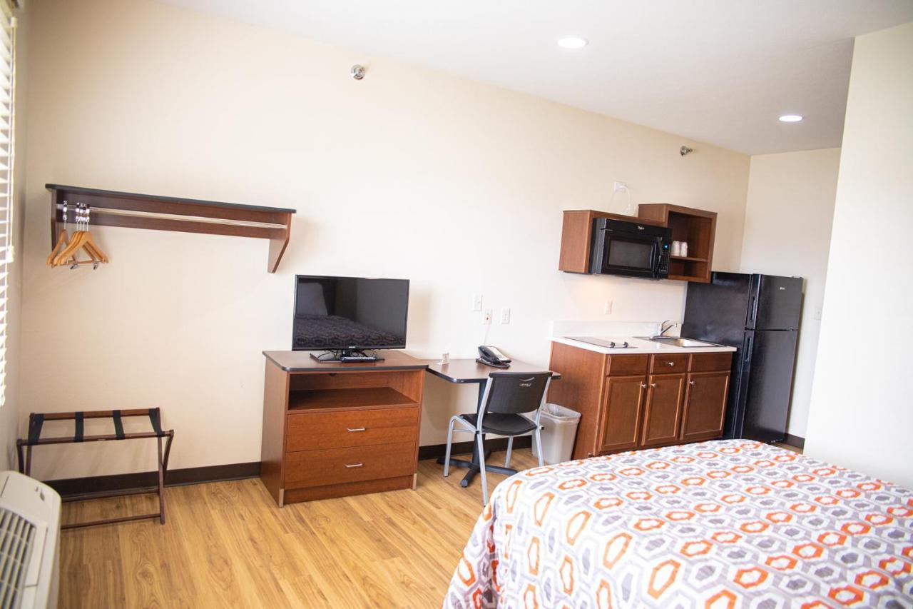 White House Suites Plainfield Bagian luar foto