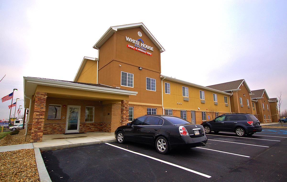 White House Suites Plainfield Bagian luar foto
